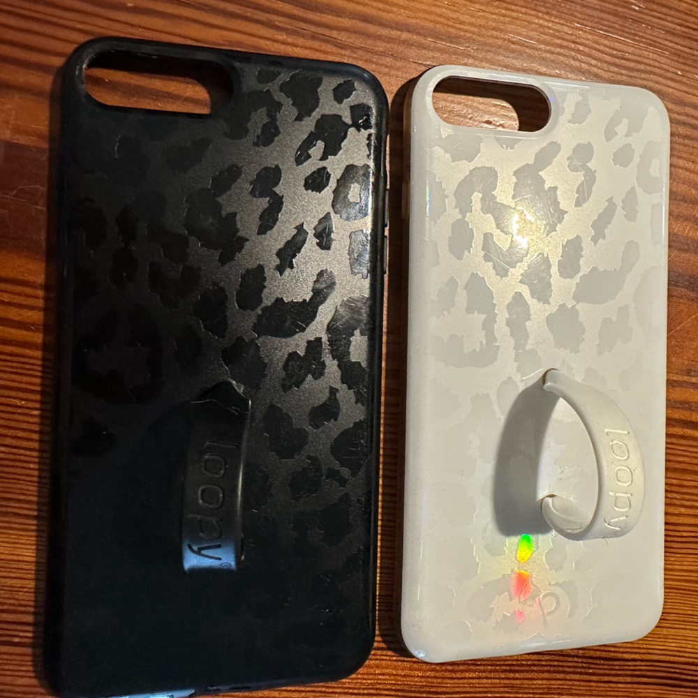 iPhone 8 Plus Loopy cases (black and white leopard)